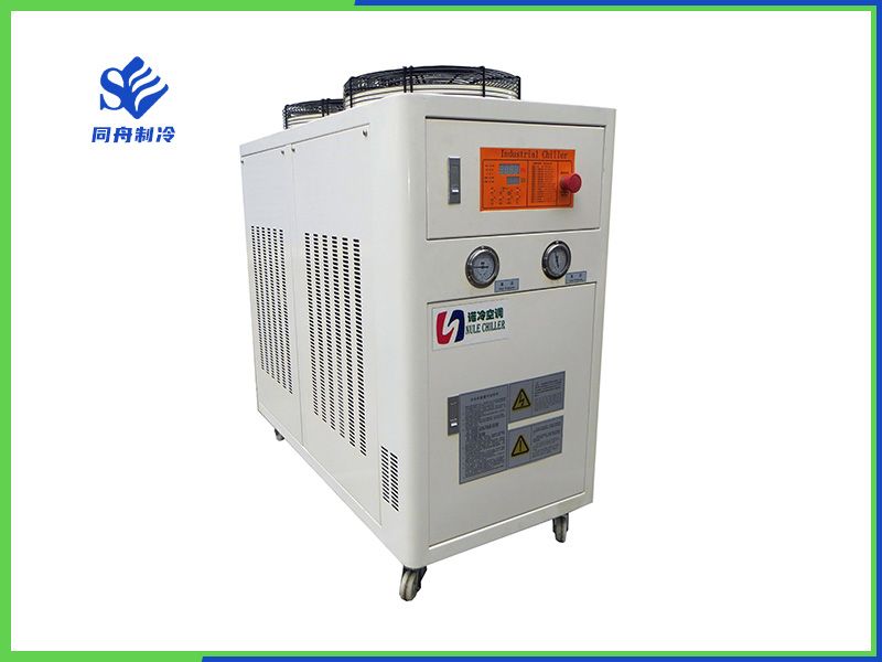 風(fēng)冷箱式冷水機組3-5HP